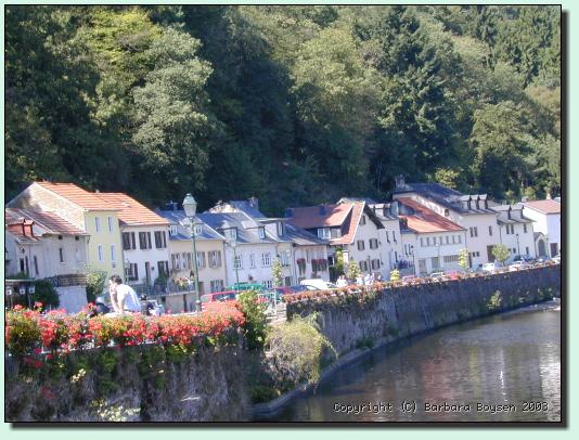 Vianden: Am Our-Ufer
