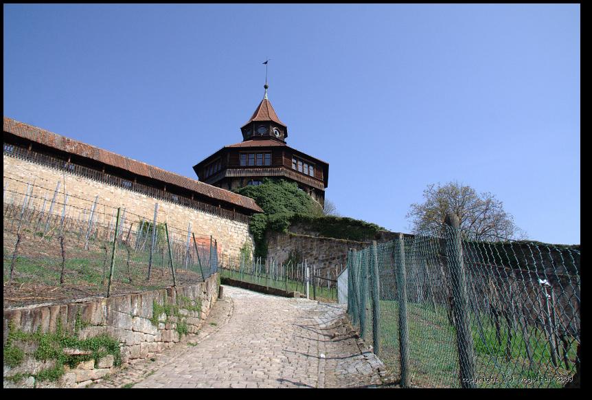 Dicker Turm